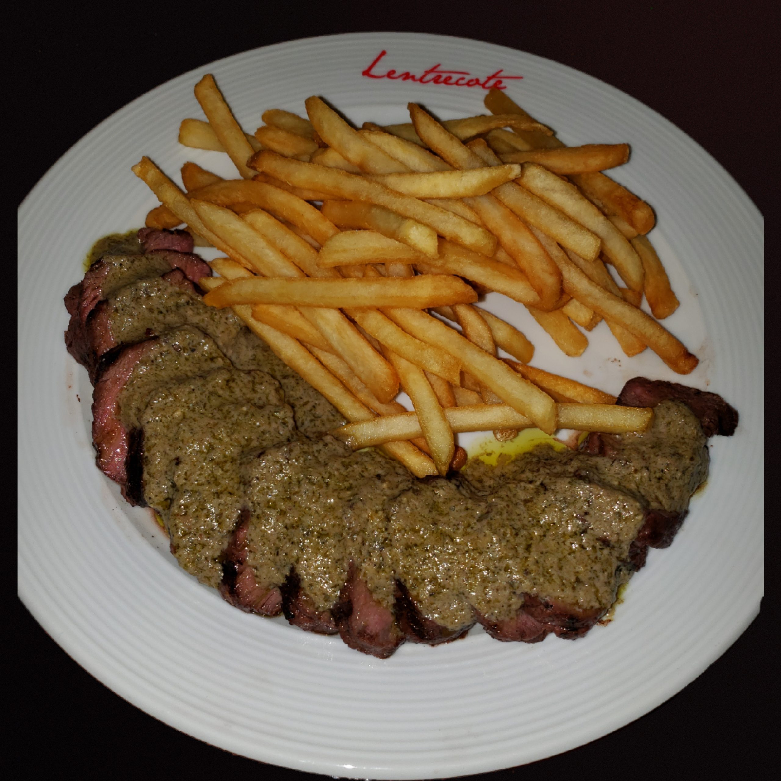 Dinner service at Lentrecote