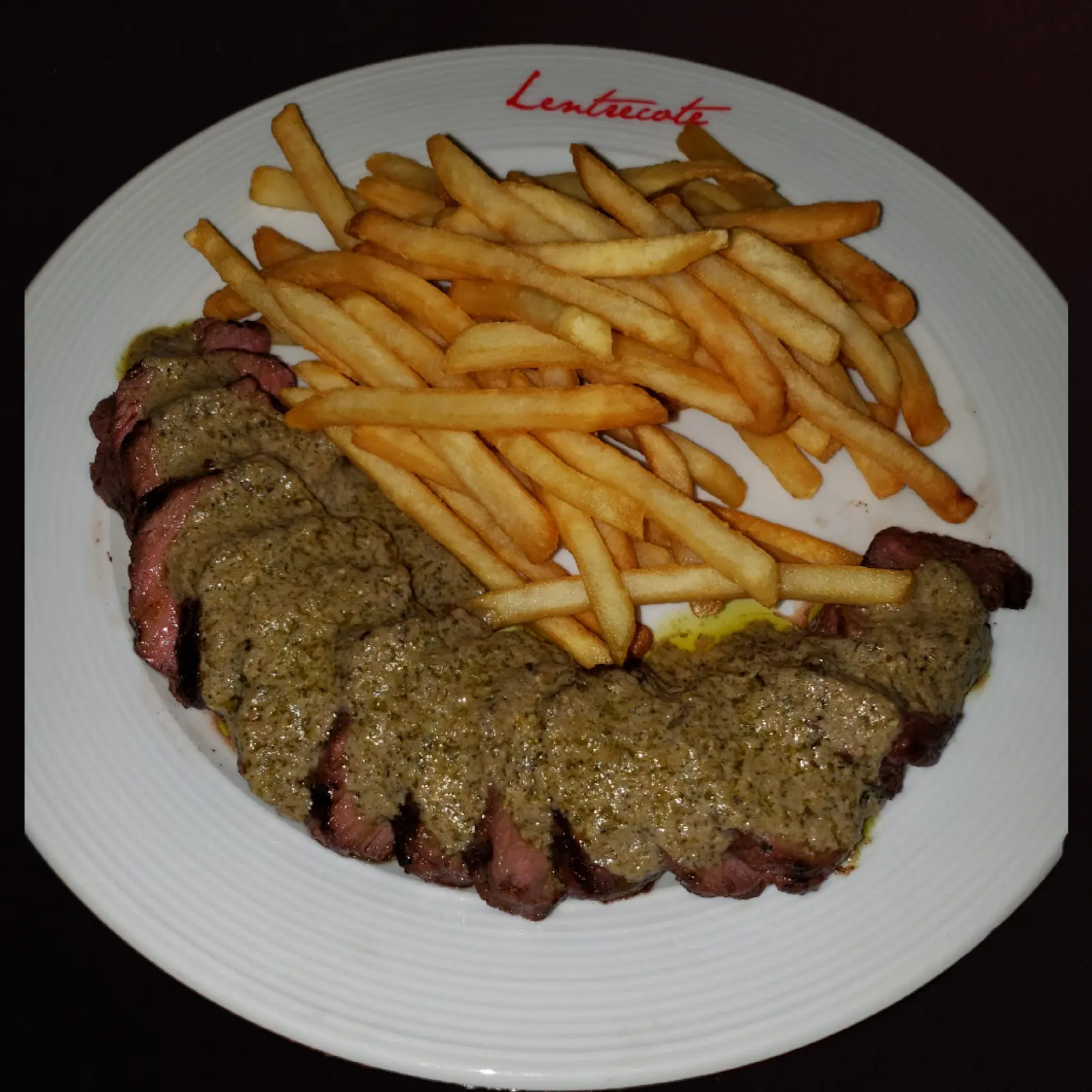 Dinner service at Lentrecote